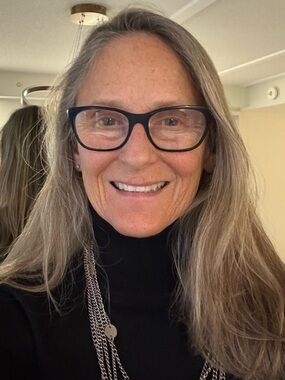 Meet your Posher, Lynda